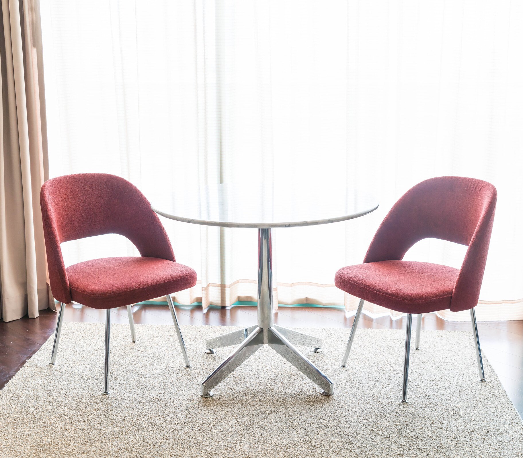 Stylowe Krzesła do Salonu: Klucz do Wyjątkowego Wnętrza